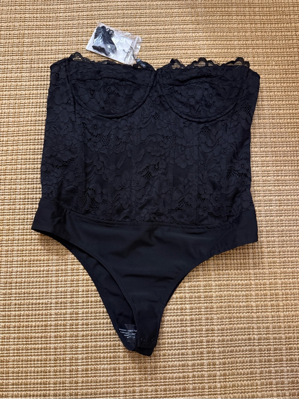 Bardot Oskar Bodysuit In Black NWT - Picture 5 of 12